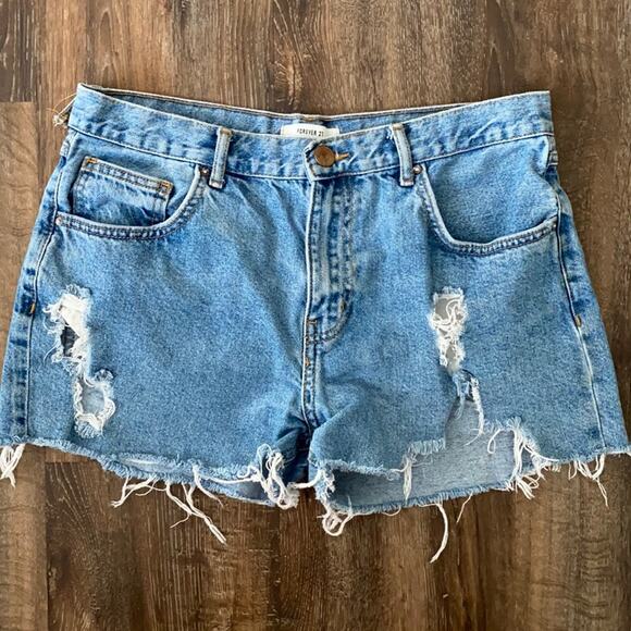 Forever 21 Distressed Denim Shorts Size 29 - Picture 1 of 10